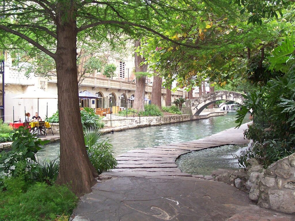 walk, pathway, san antonio, riverwalk, texas, path, road, way, outdoor, walkway, travel, footpath, water, nature, river